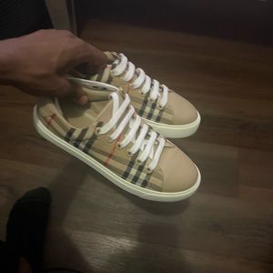 Women’s Burberry check and leather sneakers used .